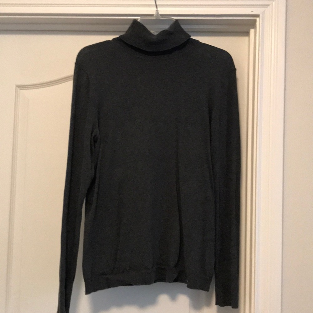 GAP turtleneck sweater